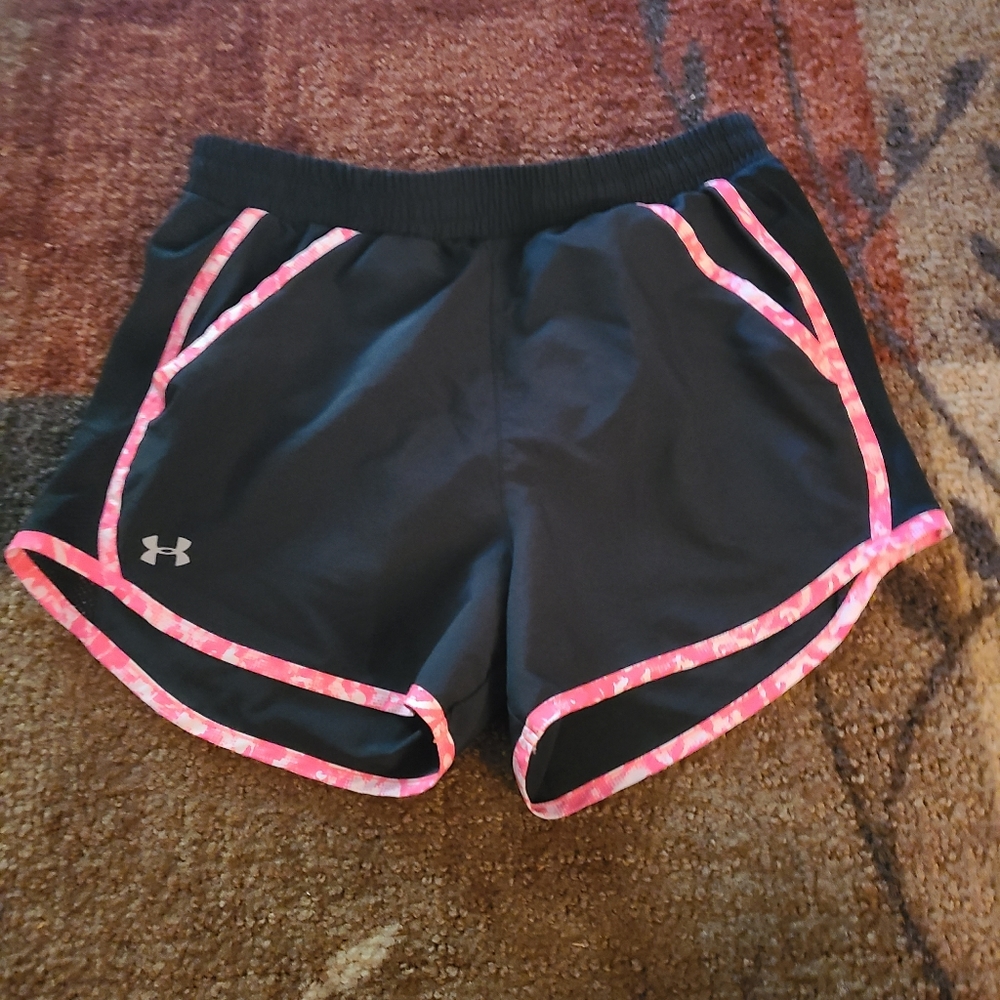Under Armour Breast Cancer Shorts size small Black